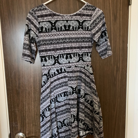 Dress - Picture 2 of 4